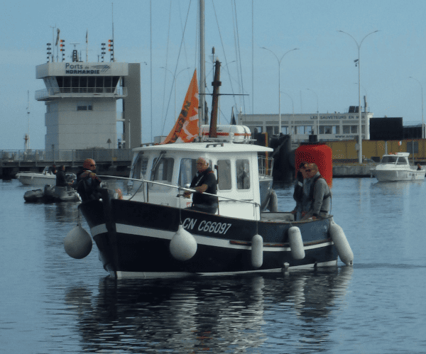 Bateau à moteur - location à tarifs préférentiels